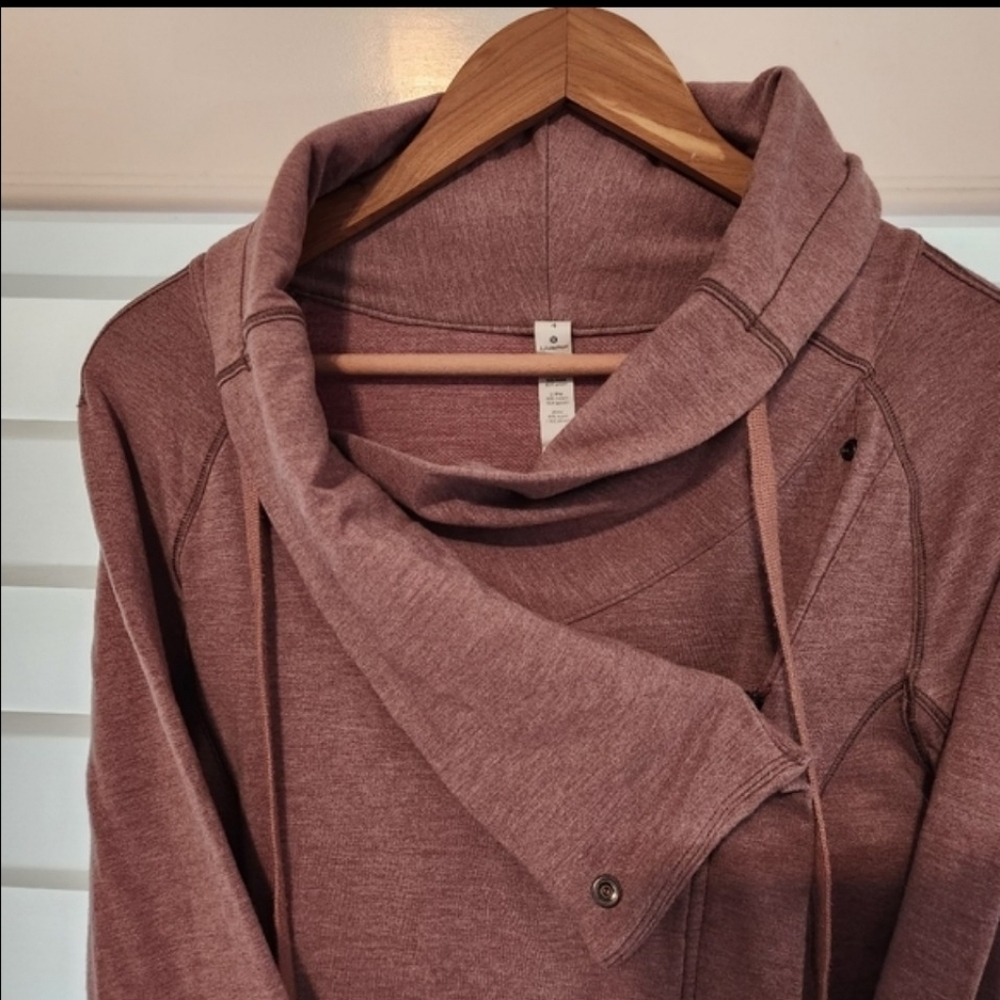 Lululemon Sweatshirt